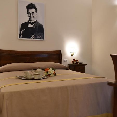 Dimora Conte Di Ruvo Bed and Breakfast Napoli Eksteriør billede