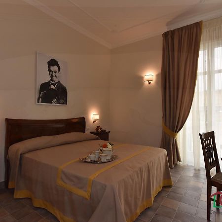 Dimora Conte Di Ruvo Bed and Breakfast Napoli Eksteriør billede