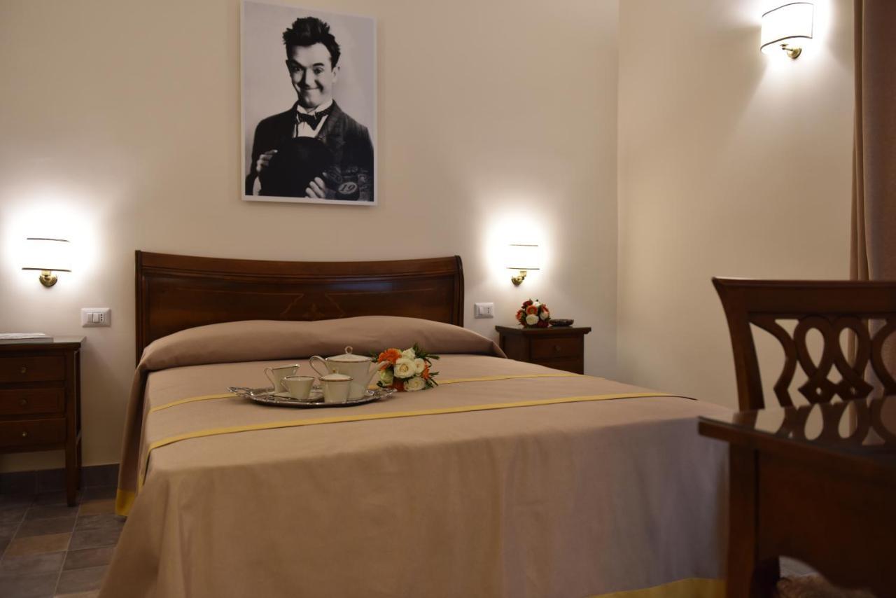 Dimora Conte Di Ruvo Bed and Breakfast Napoli Eksteriør billede