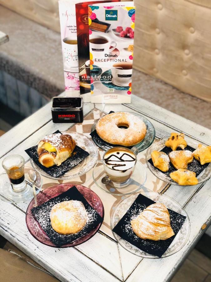 Dimora Conte Di Ruvo Bed and Breakfast Napoli Eksteriør billede
